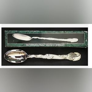 1998 International Silver Co Lg Holiday Turkey Serve Spoon